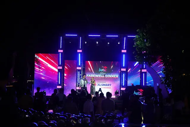 Farewell Dinner Stage